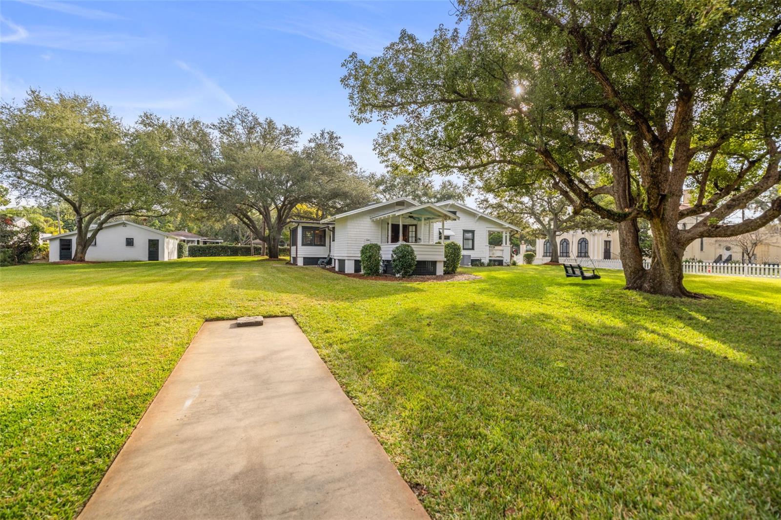 Listing photo id 72 for 458 Scotland Street