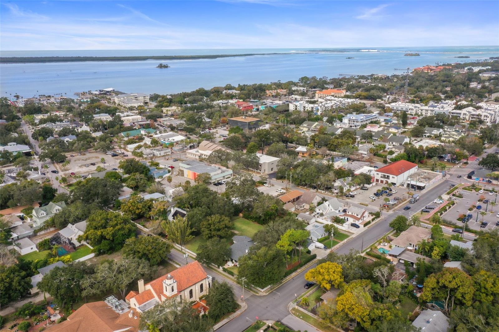 Listing photo id 73 for 458 Scotland Street