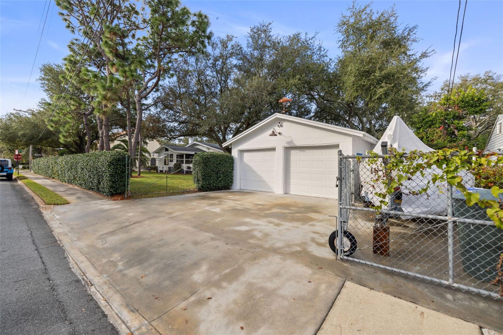 Listing photo id 78 for 458 Scotland Street