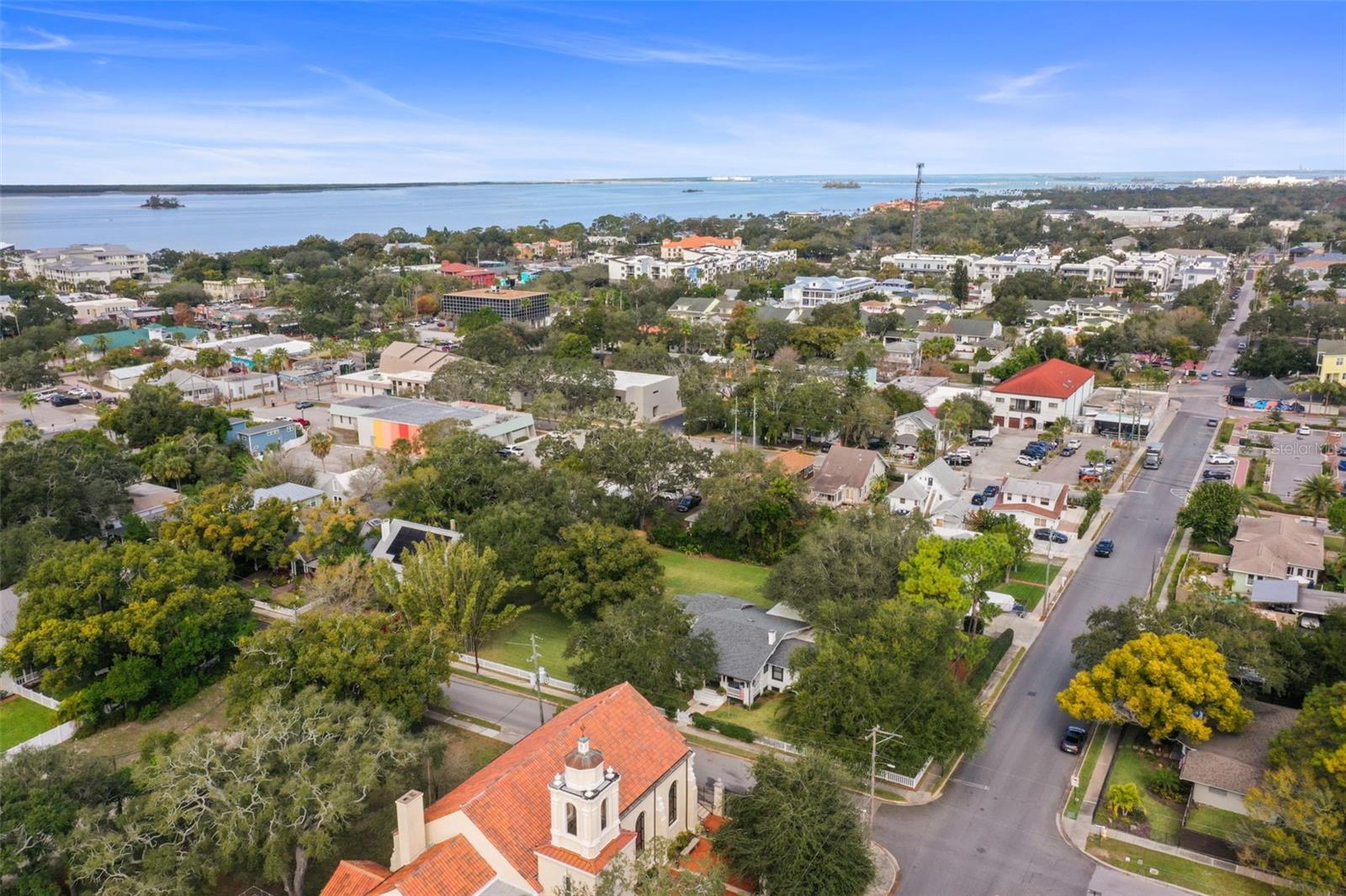 Listing photo id 81 for 458 Scotland Street