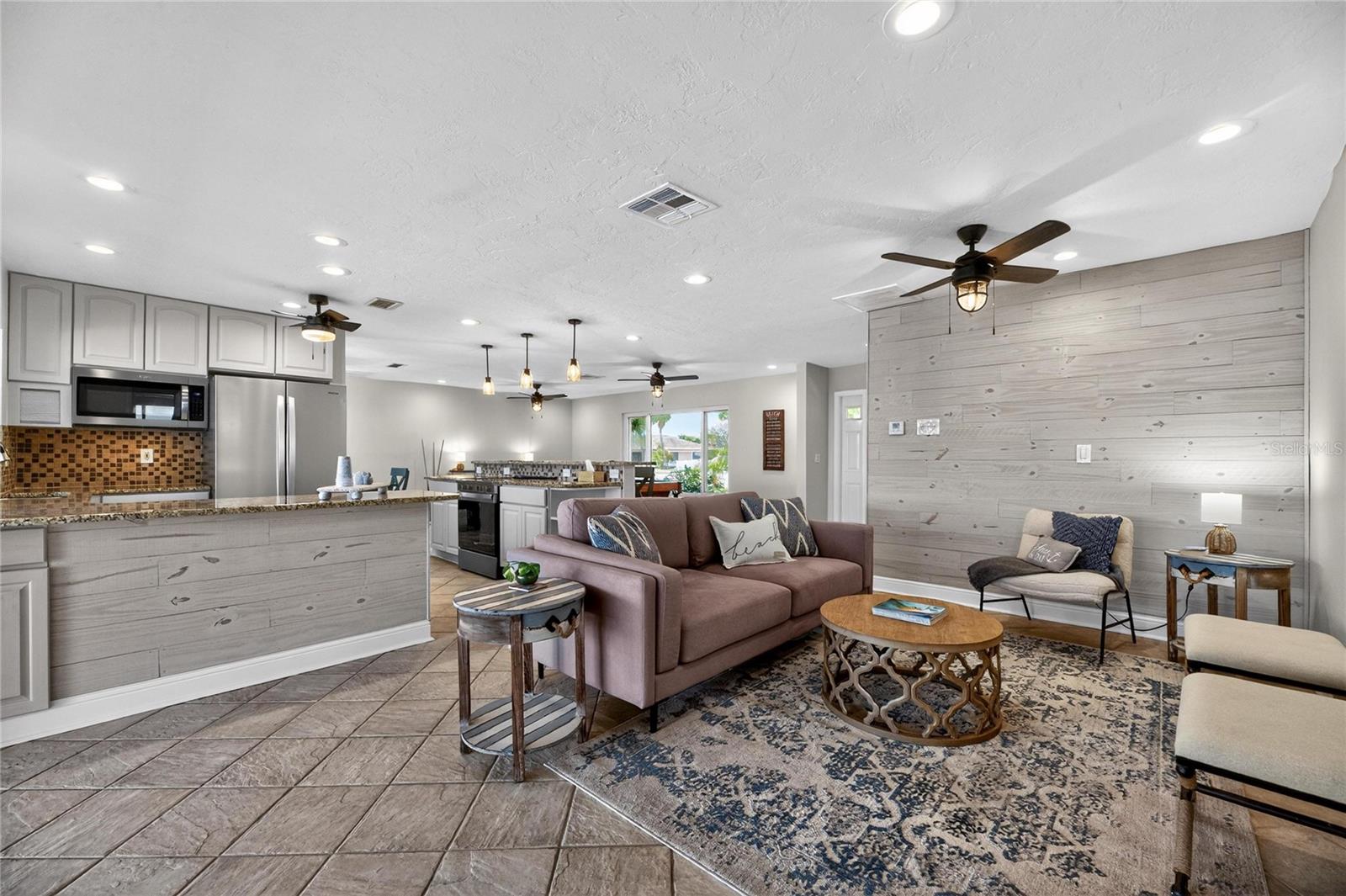 Image 6 of 75 For 6307 Cottonwood Lane