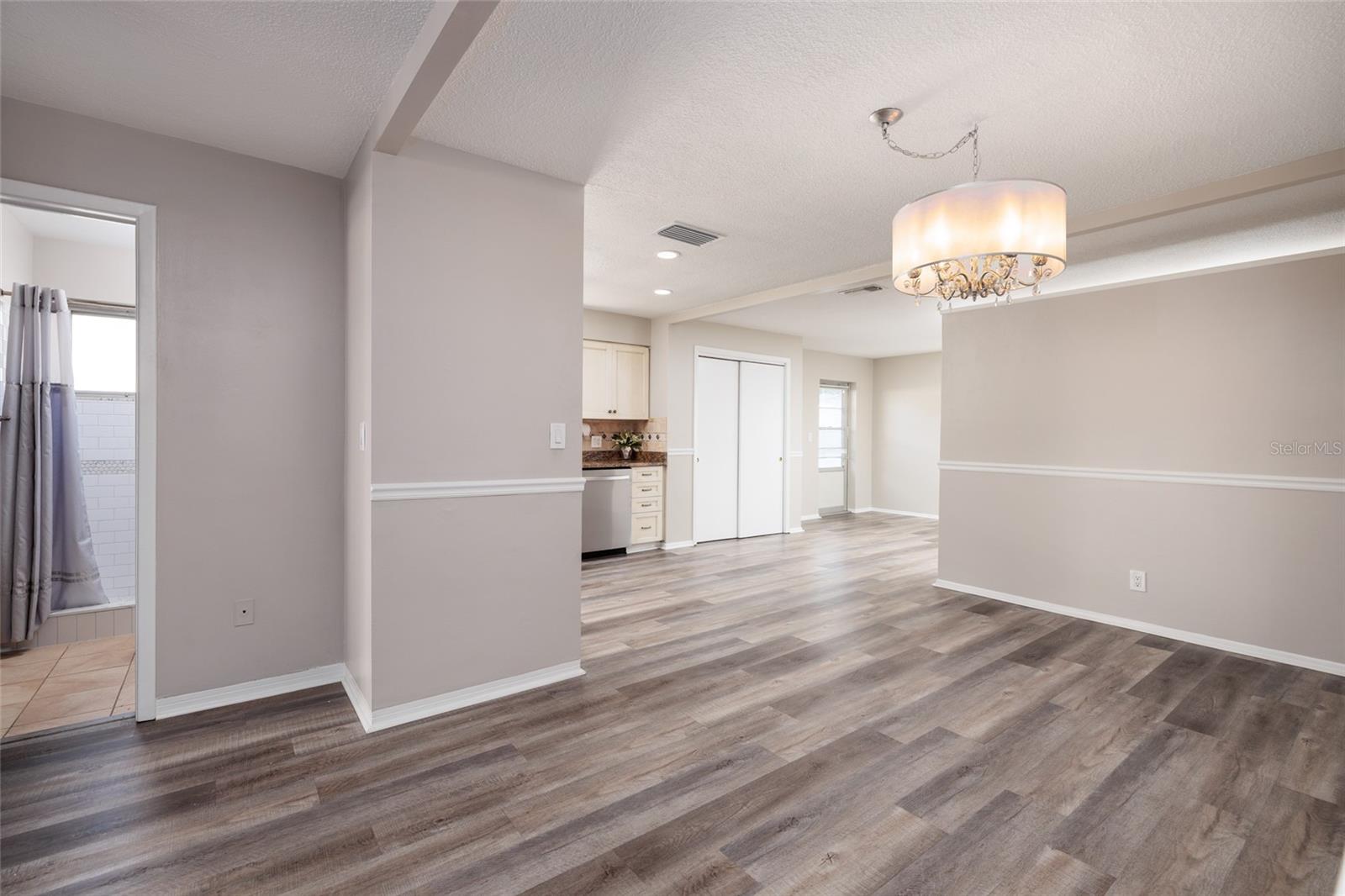 Image 17 of 27 For 5510 21st Avenue N