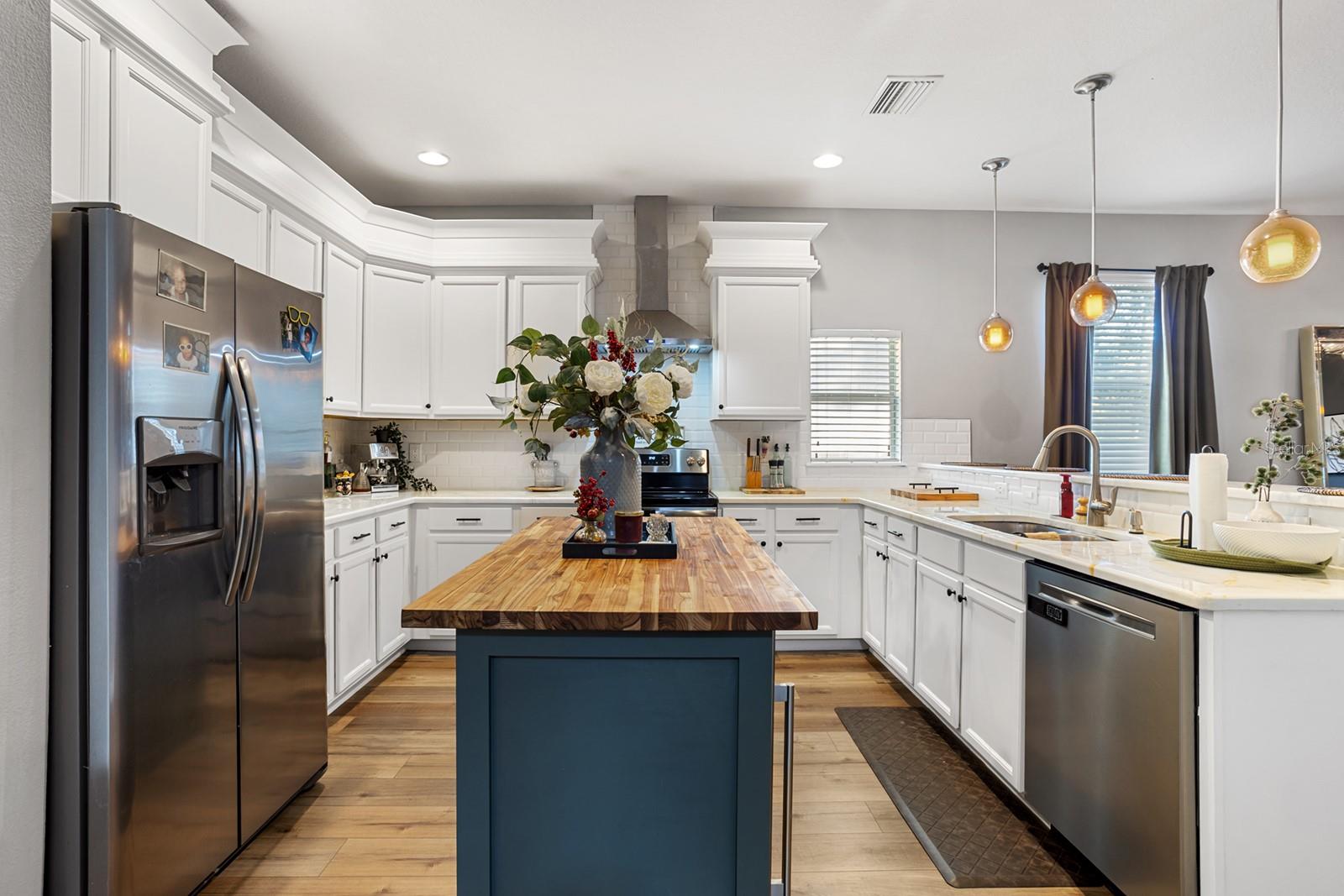 Image 17 of 40 For 8602 Tidal Breeze Drive