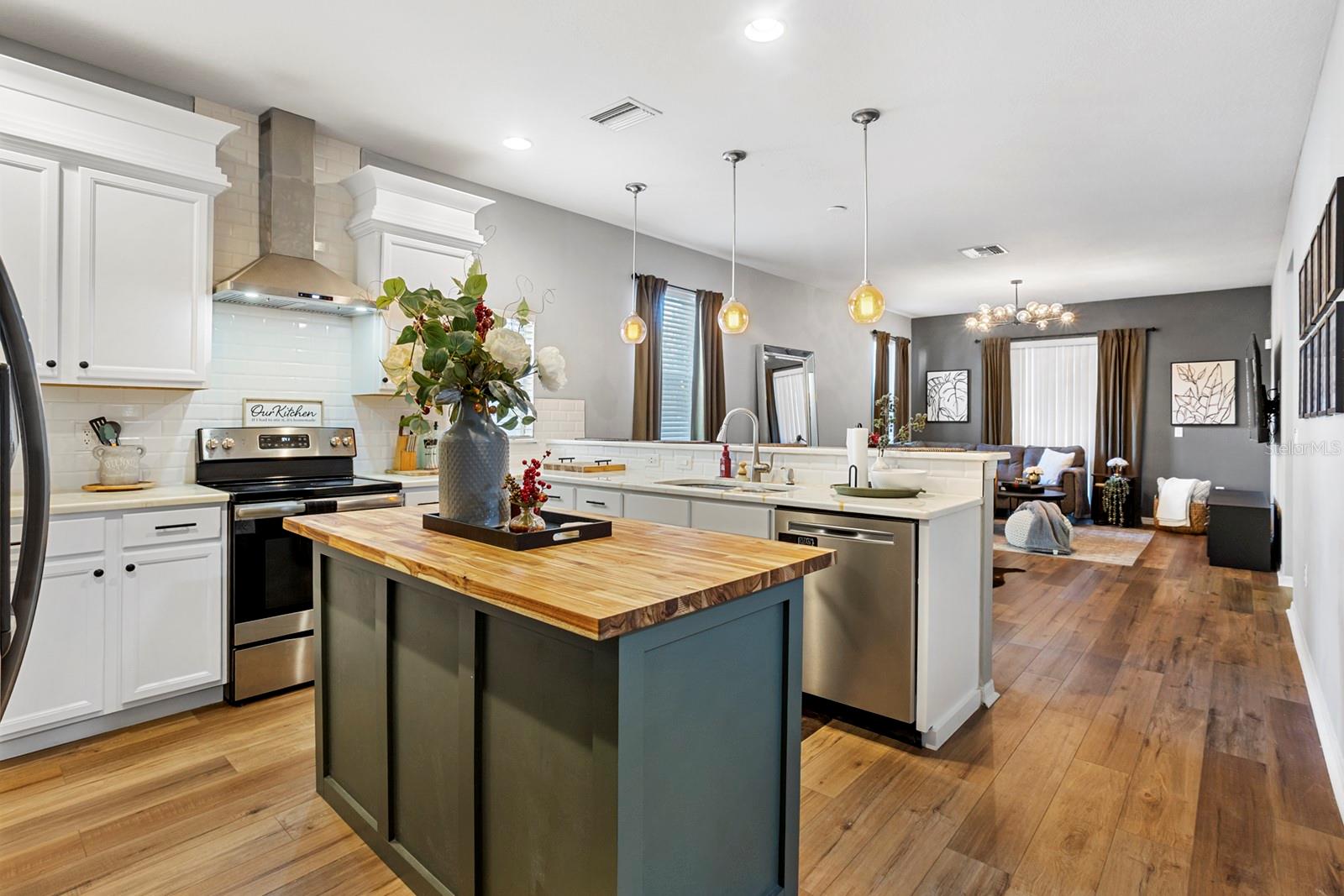 Image 18 of 40 For 8602 Tidal Breeze Drive