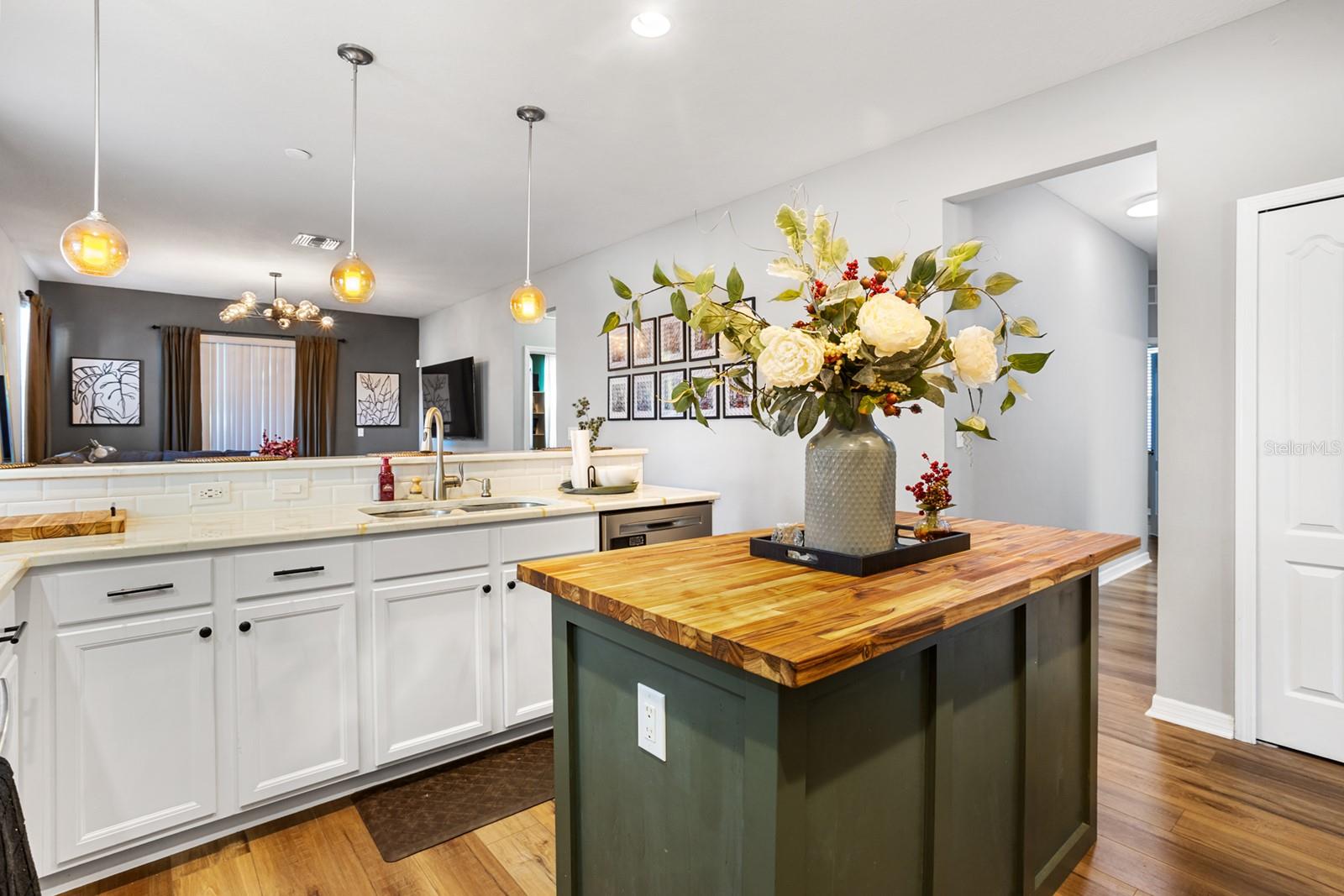 Image 19 of 40 For 8602 Tidal Breeze Drive