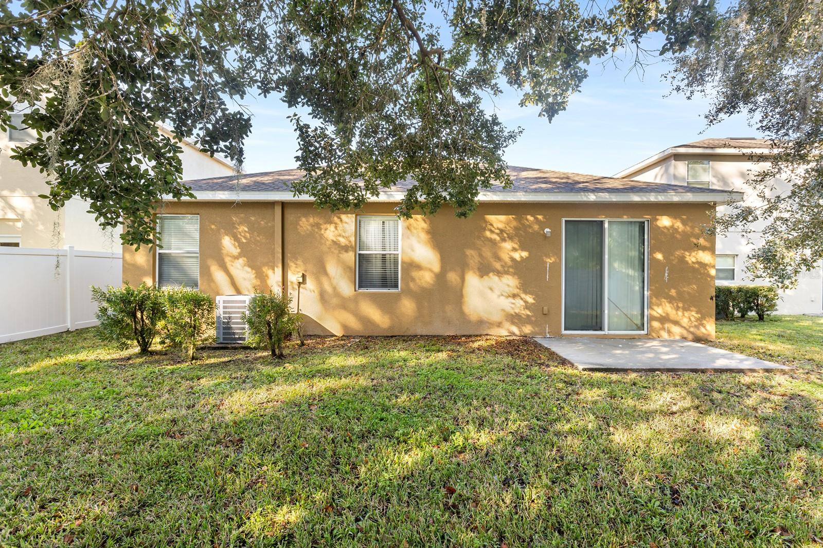 Image 33 of 40 For 8602 Tidal Breeze Drive