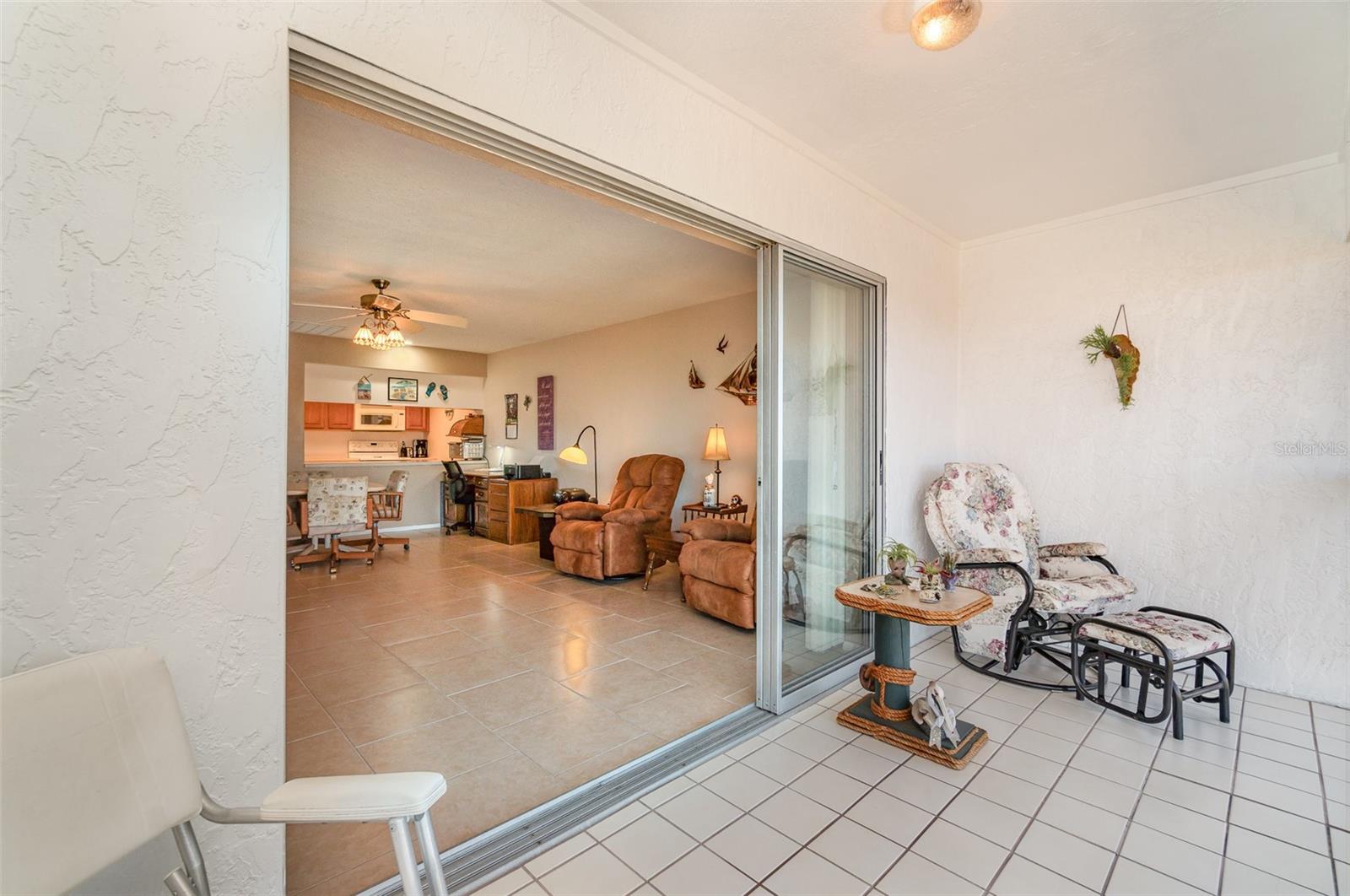 Image 11 of 36 For 2700 Magdalina Drive 2b