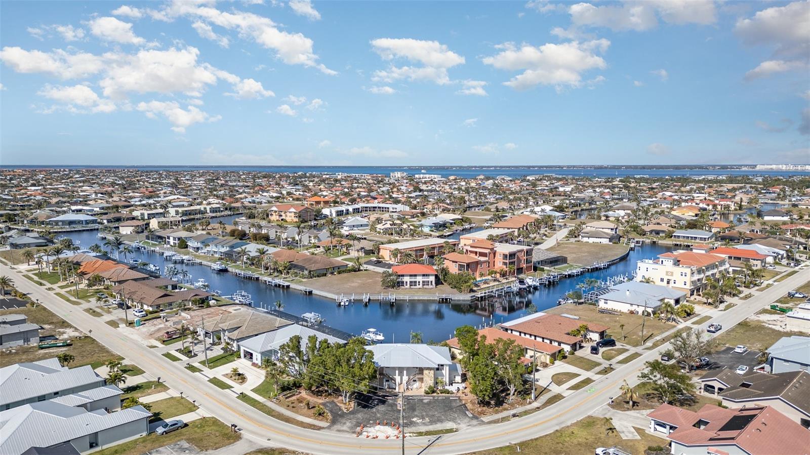 Image 21 of 36 For 2700 Magdalina Drive 2b