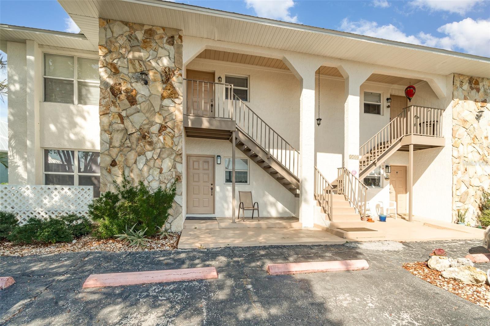 Image 3 of 36 For 2700 Magdalina Drive 2b