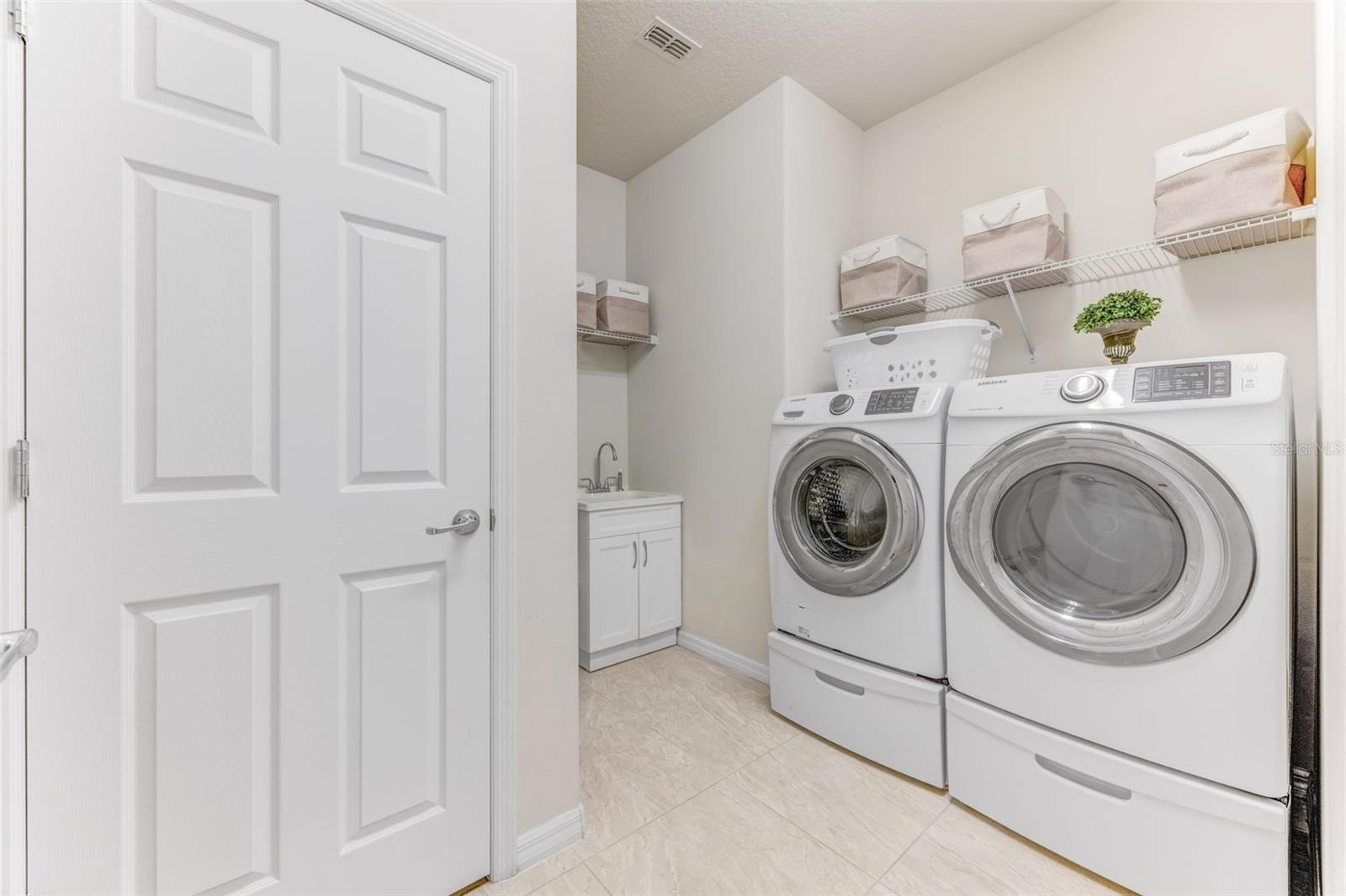 Image 29 of 62 For 337 Alicante Court