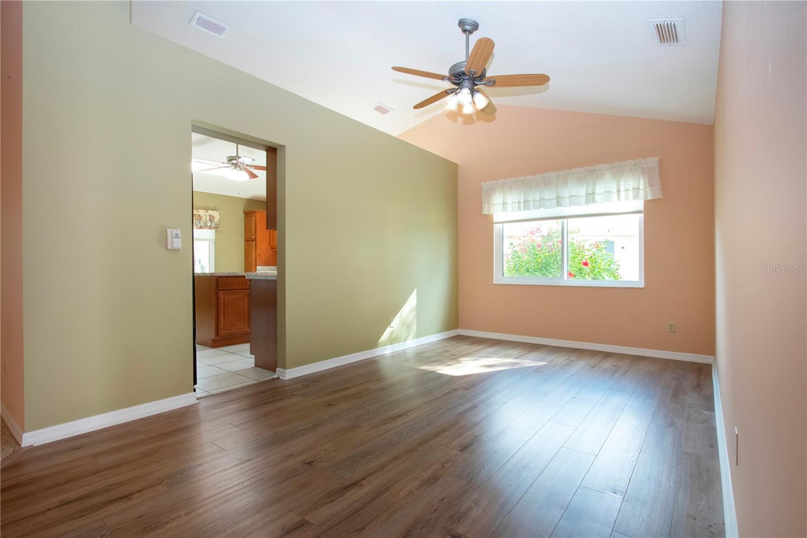 Image 17 of 62 For 1619 Faxton Drive