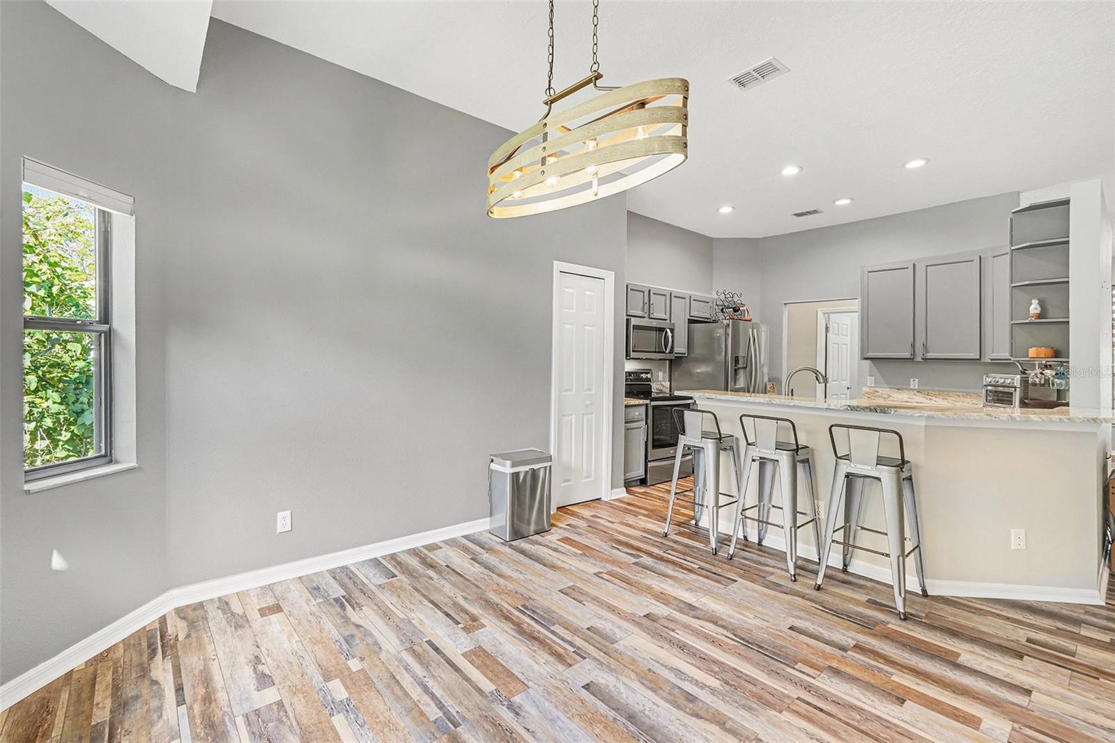 Image 15 of 30 For 3037 Folkestone Loop