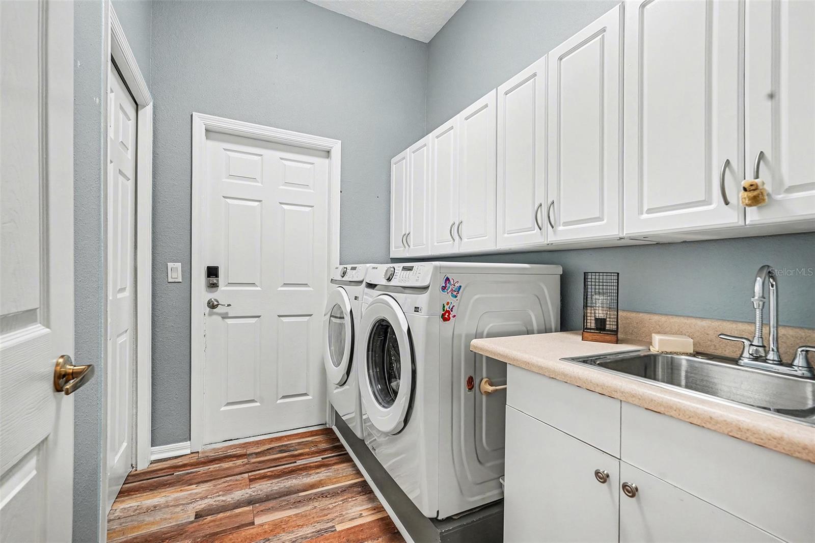 Image 18 of 30 For 3037 Folkestone Loop