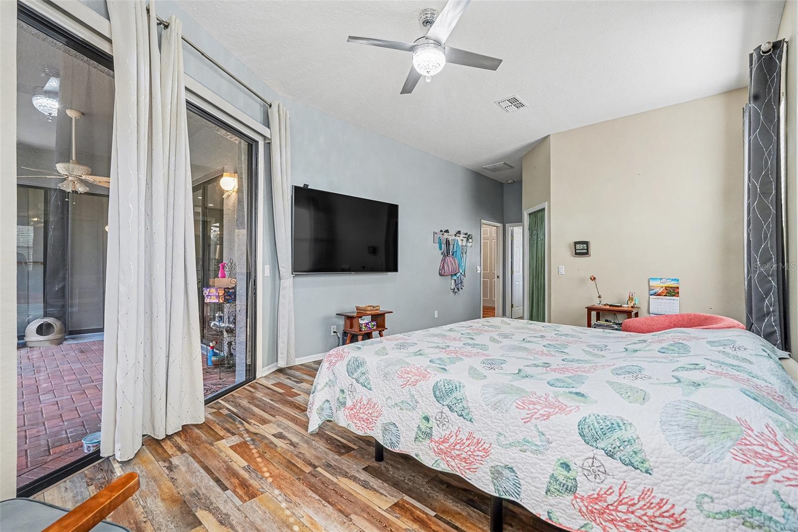 Image 20 of 30 For 3037 Folkestone Loop