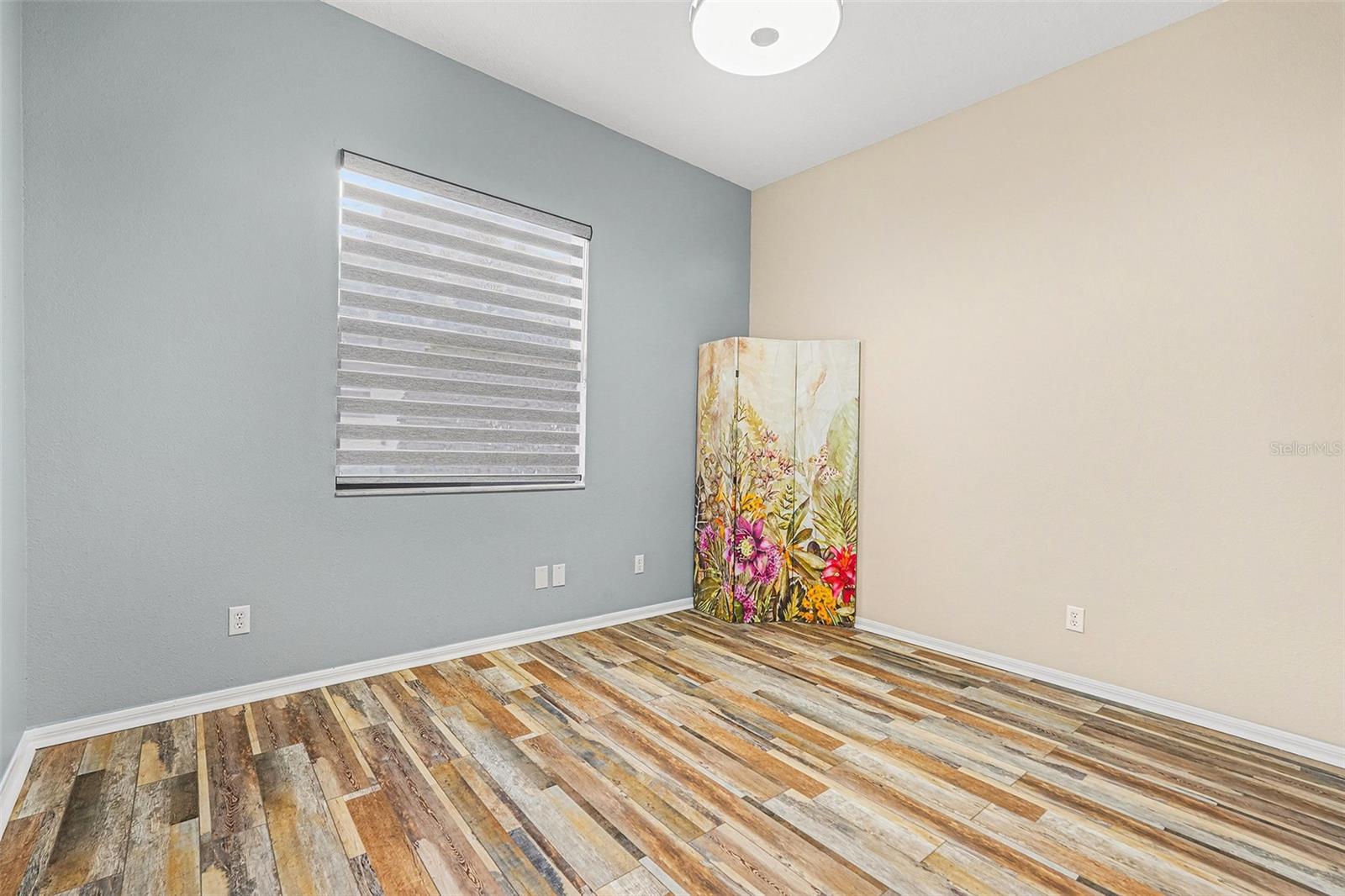 Image 25 of 30 For 3037 Folkestone Loop