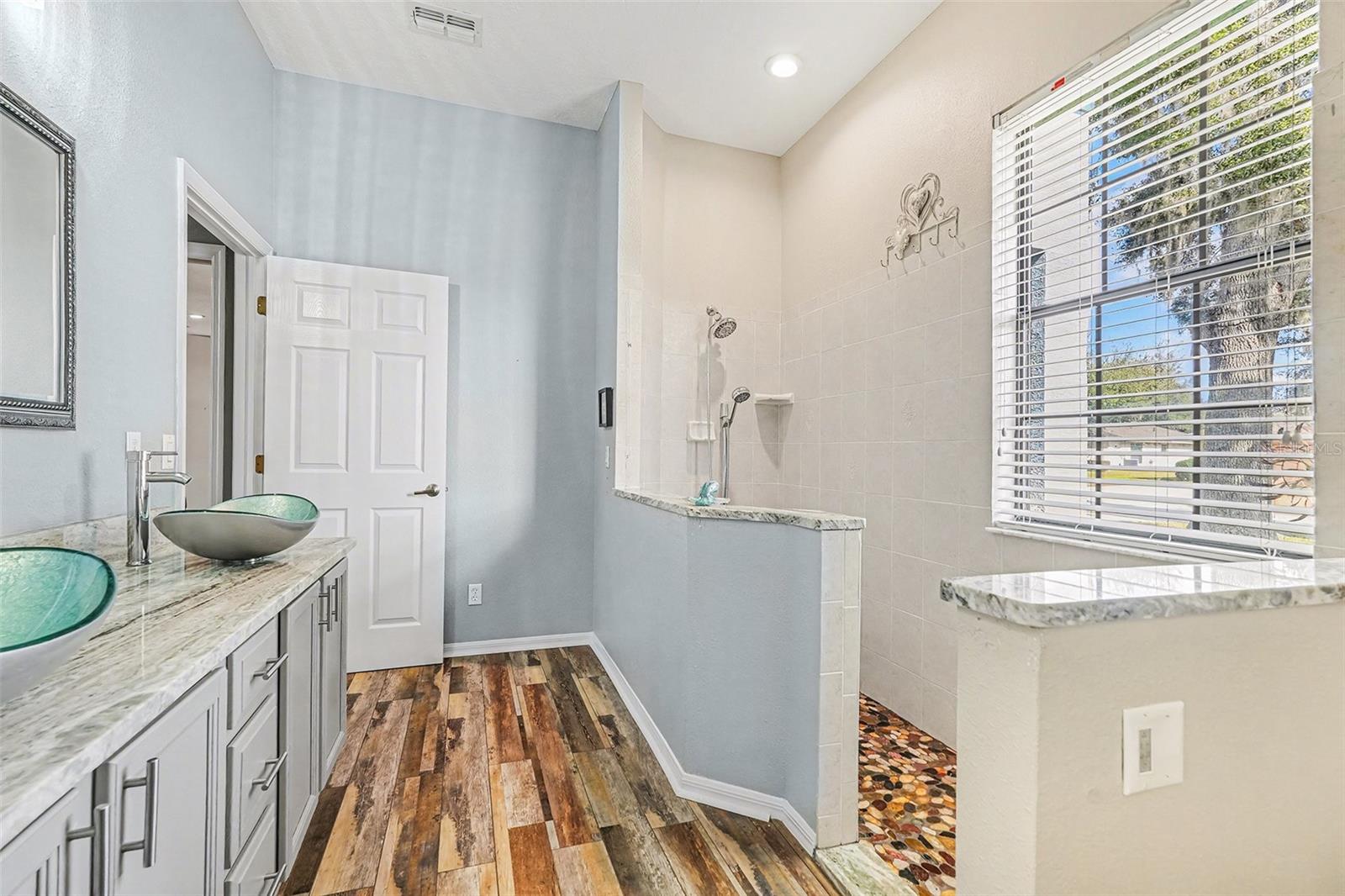 Image 4 of 30 For 3037 Folkestone Loop