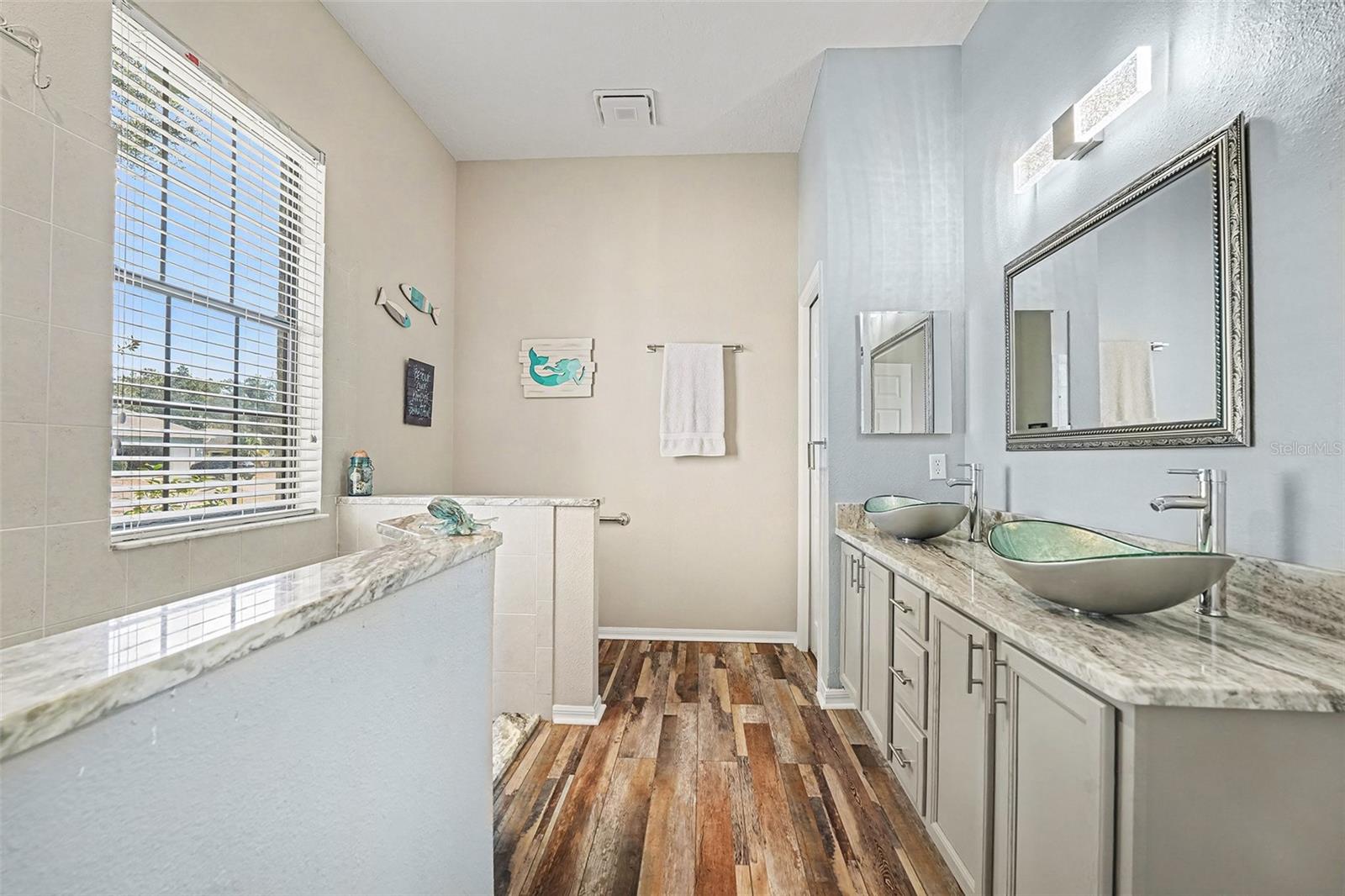 Image 5 of 30 For 3037 Folkestone Loop