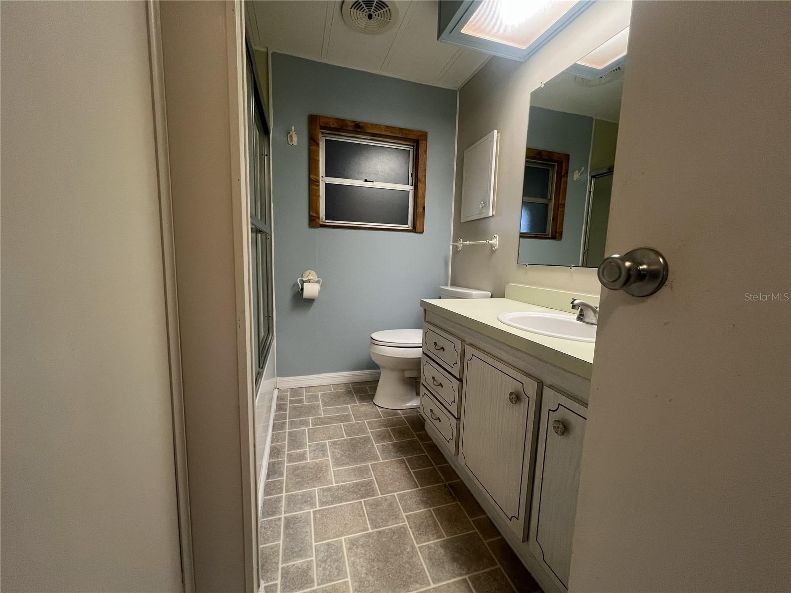 Image 14 of 27 For 1500 County Road 1  201