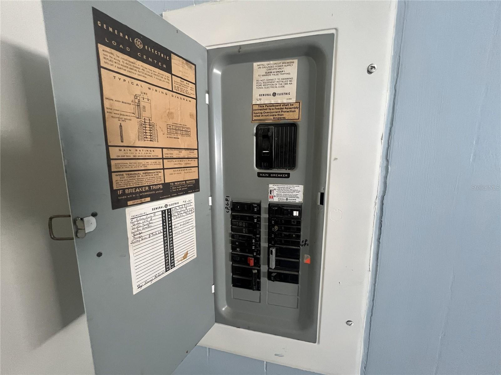 Image 17 of 27 For 1500 County Road 1  201