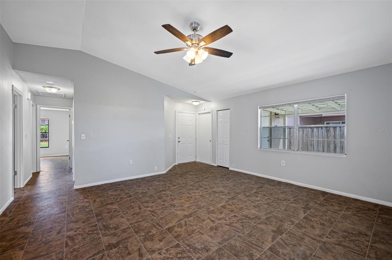 Image 3 of 30 For 1411 Thistledown Drive