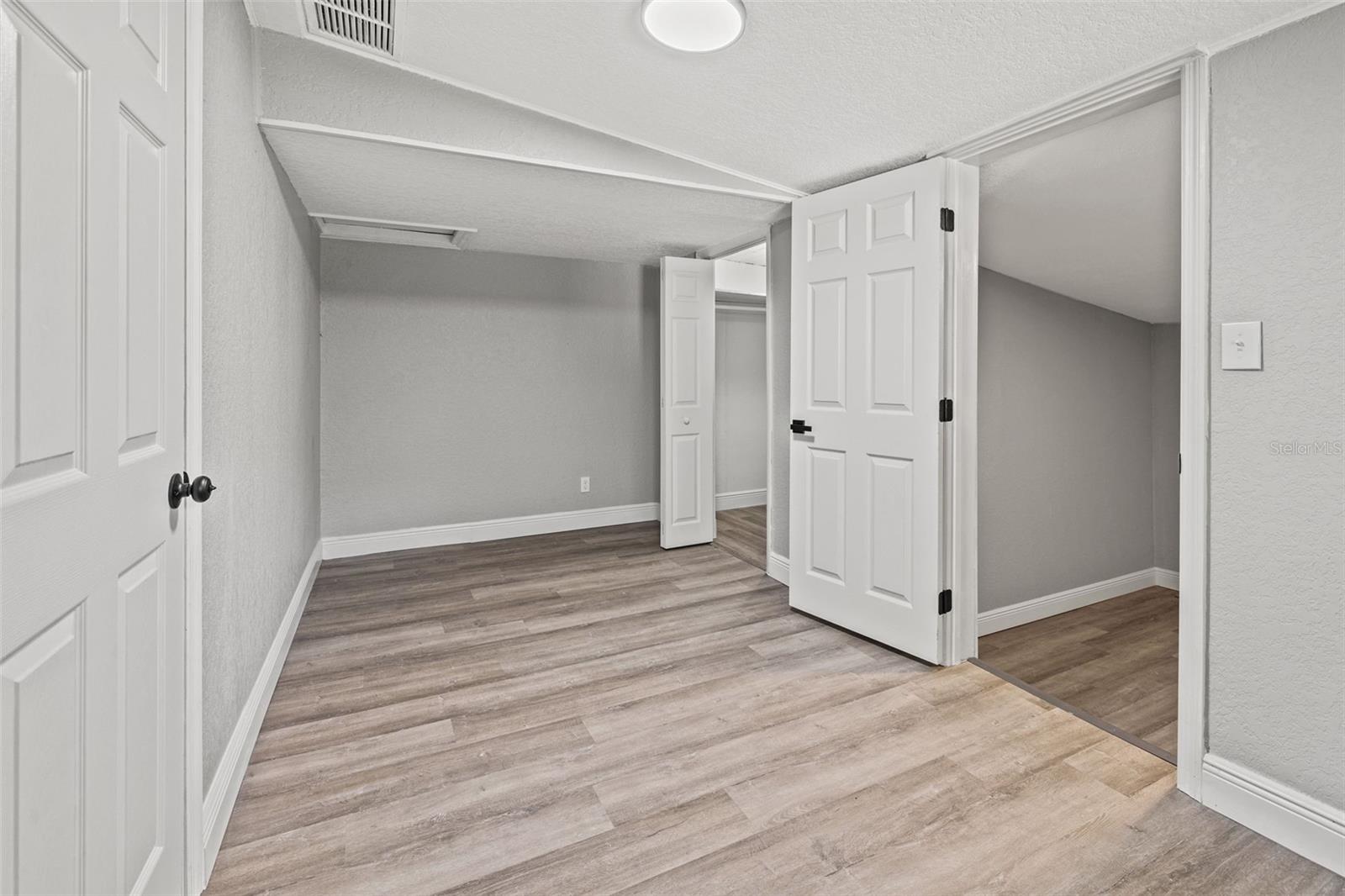 Image 20 of 33 For 1606 Osborne Avenue