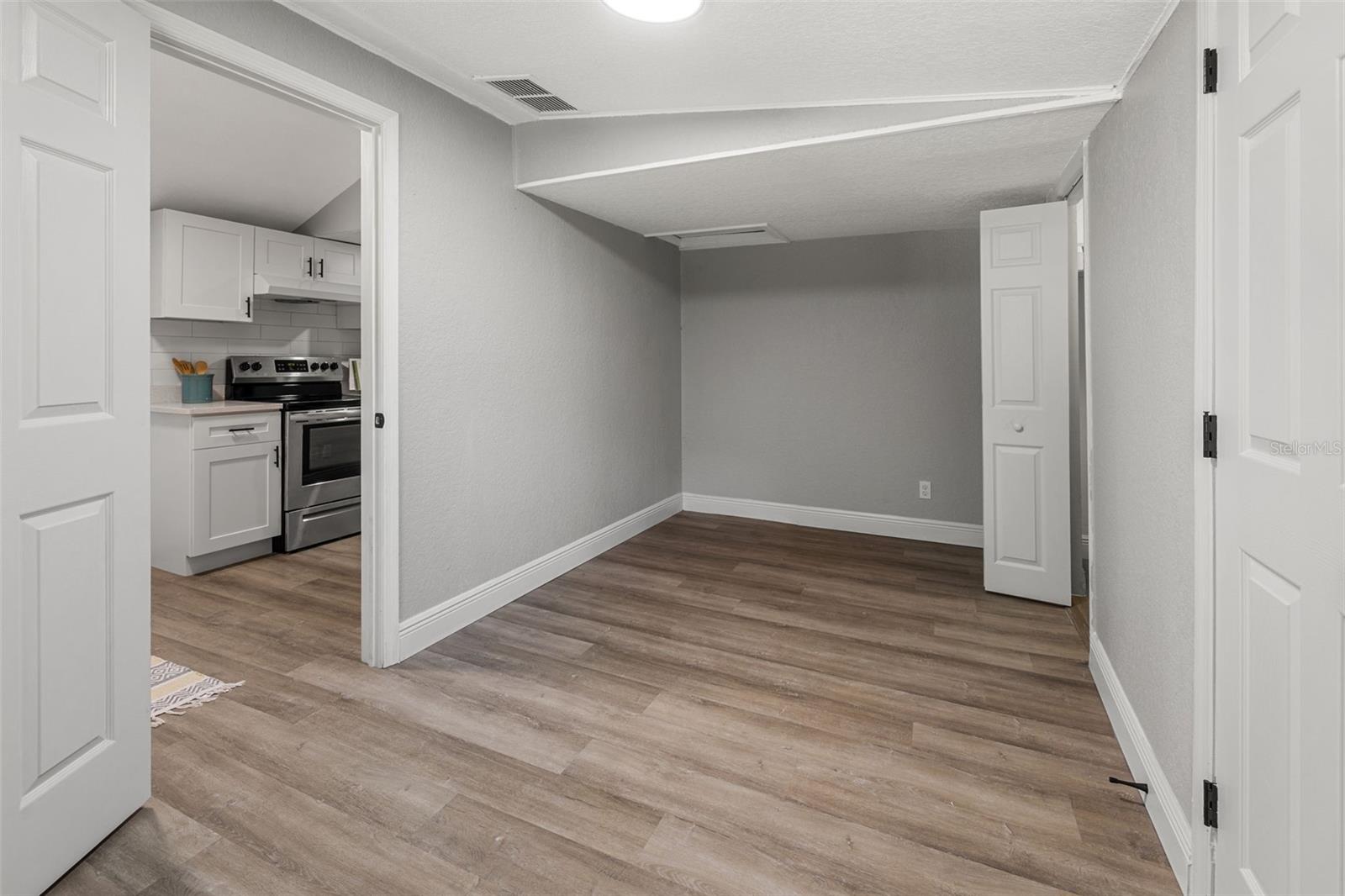 Image 23 of 33 For 1606 Osborne Avenue