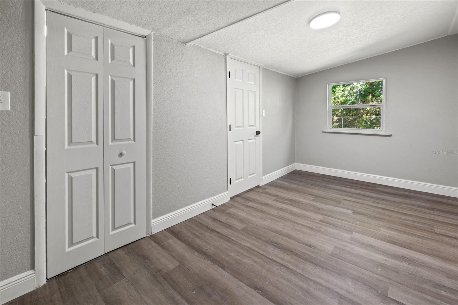 Image 25 of 33 For 1606 Osborne Avenue