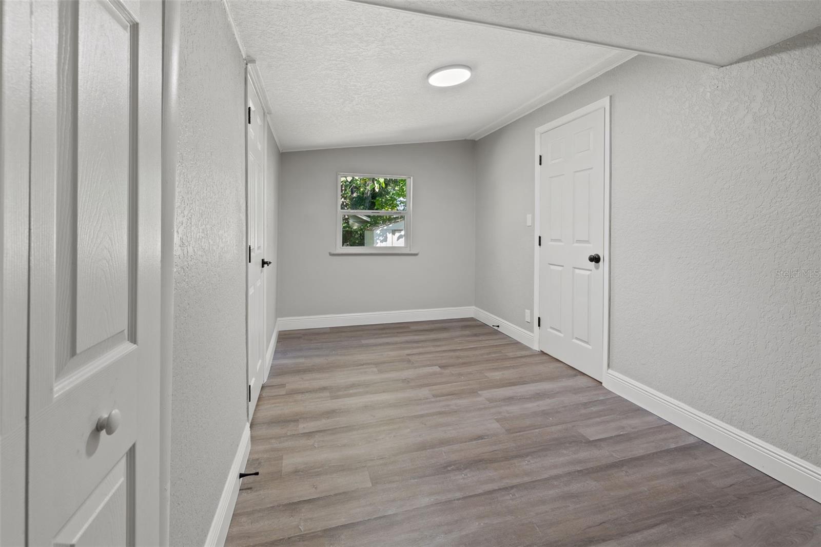 Image 26 of 33 For 1606 Osborne Avenue