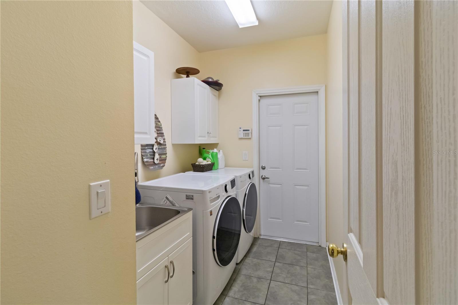 Image 32 of 43 For 8950 Aberdeen Creek Circle