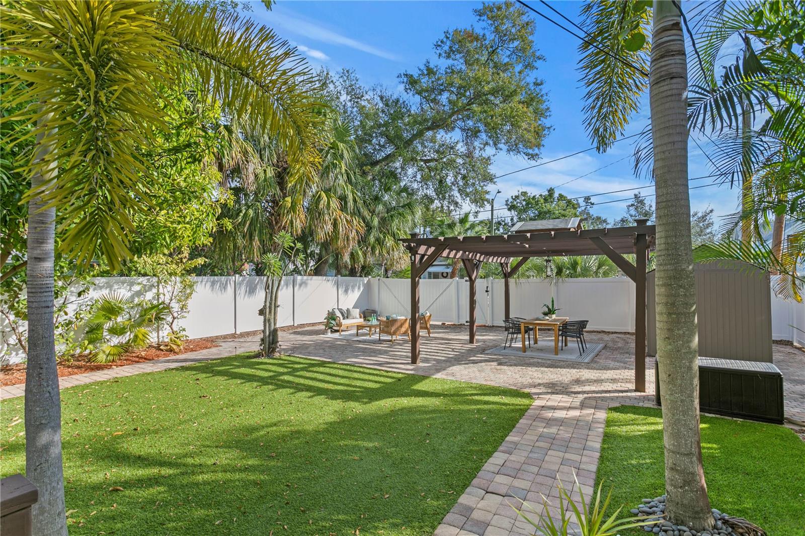 Image 4 of 36 For 937 5th Street N