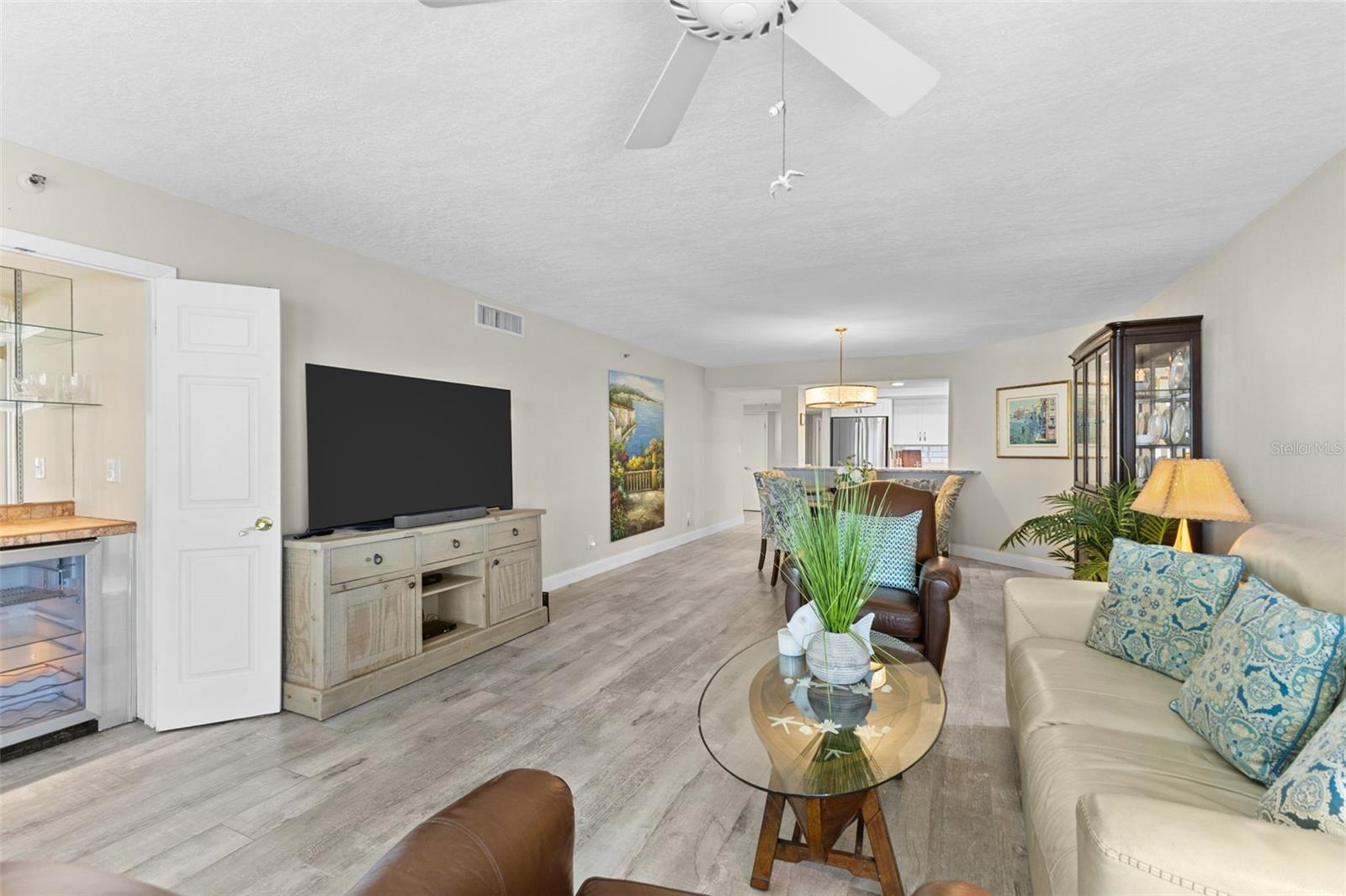 Listing photo id 13 for 16332 Gulf Boulevard 2b