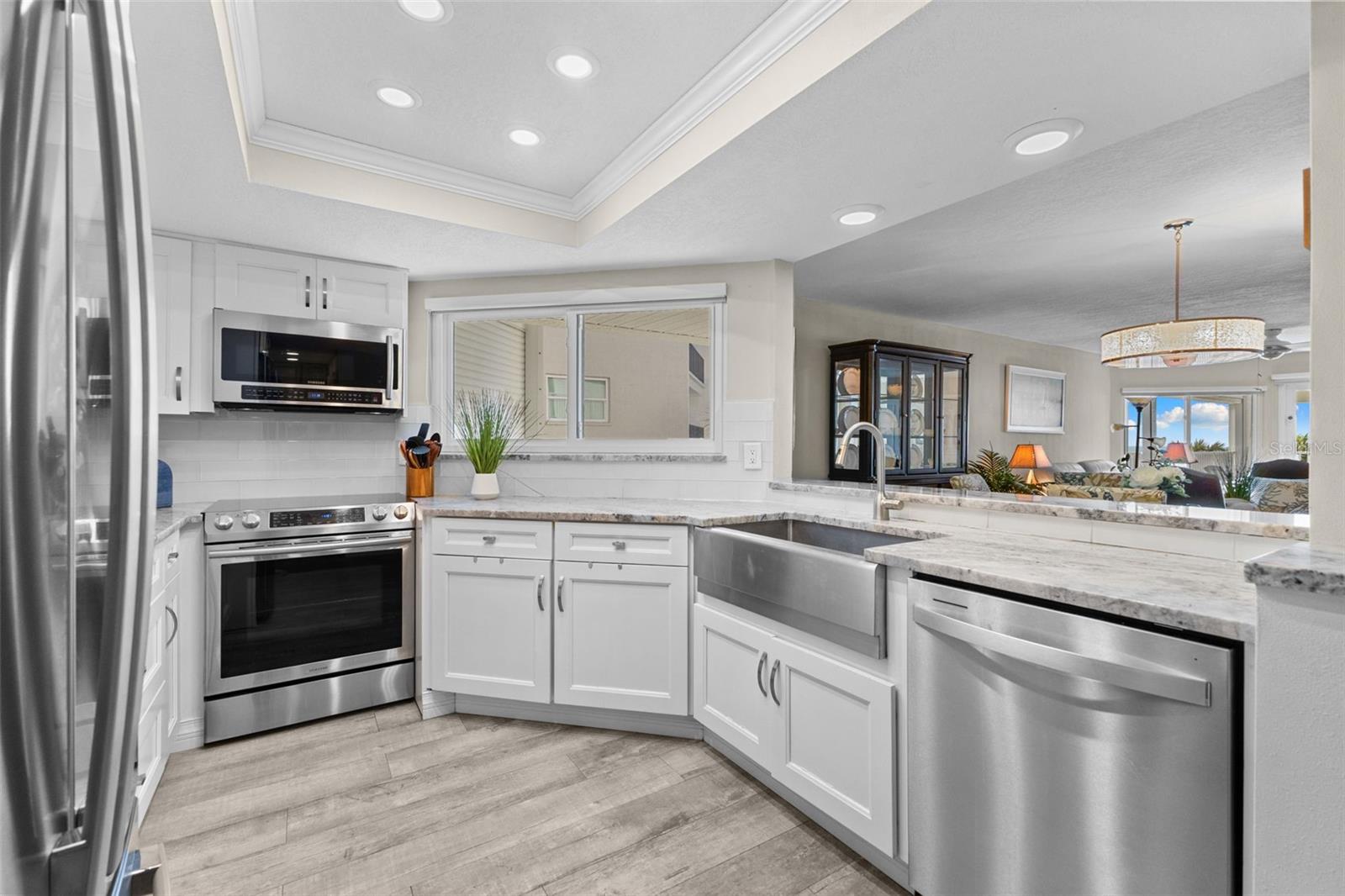 Listing photo id 0 for 16332 Gulf Boulevard 2b