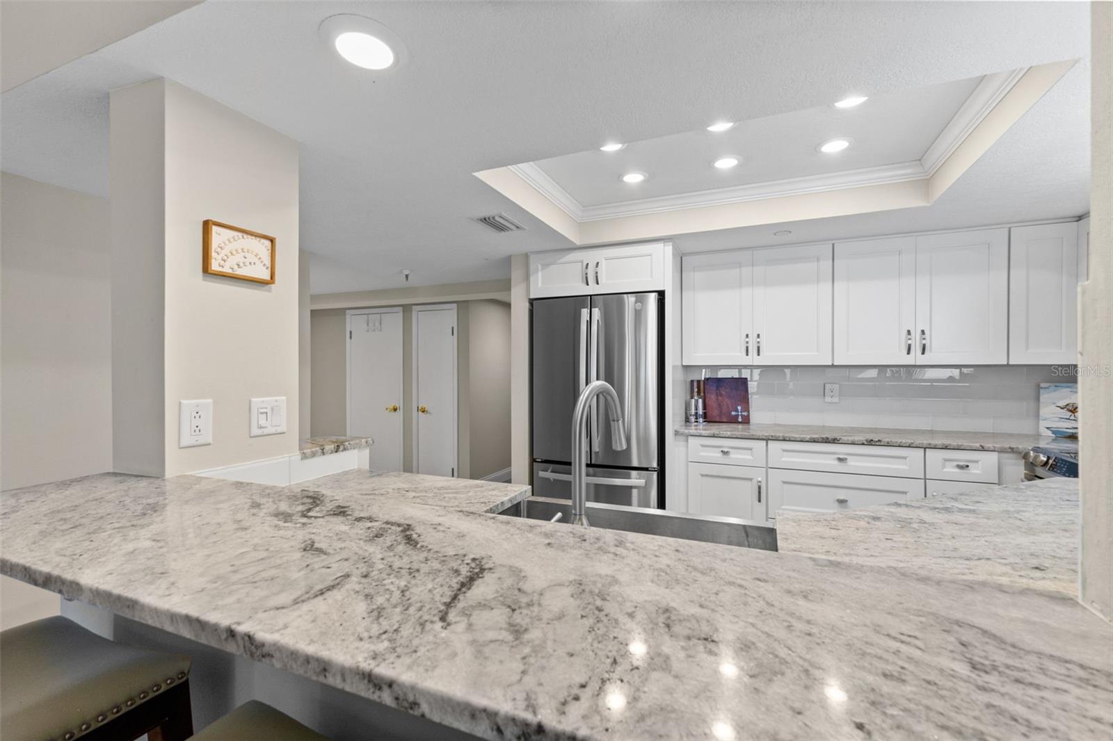 Listing photo id 18 for 16332 Gulf Boulevard 2b