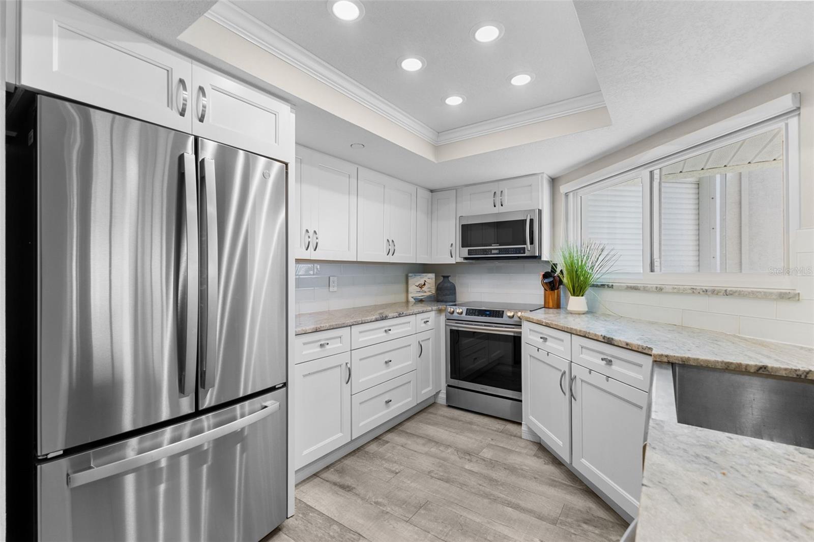 Listing photo id 19 for 16332 Gulf Boulevard 2b