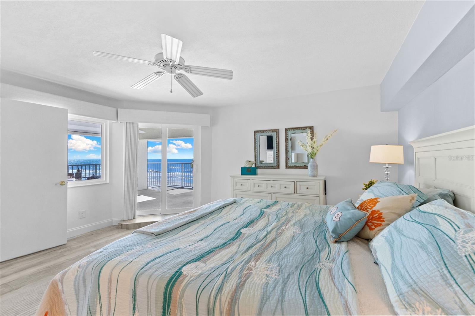 Listing photo id 22 for 16332 Gulf Boulevard 2b