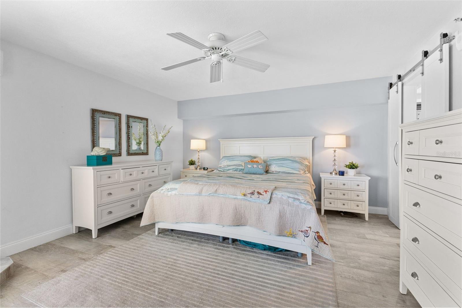 Listing photo id 23 for 16332 Gulf Boulevard 2b