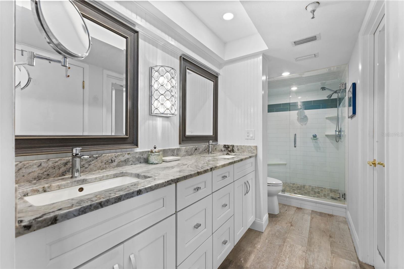 Listing photo id 24 for 16332 Gulf Boulevard 2b