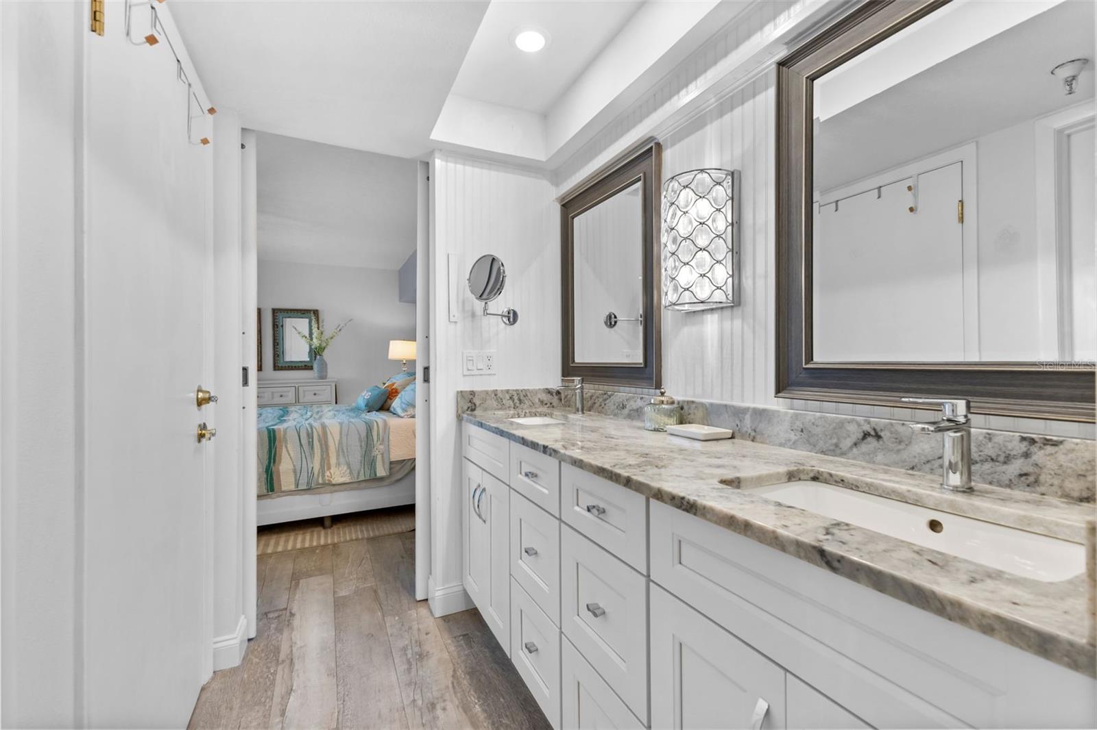 Listing photo id 25 for 16332 Gulf Boulevard 2b