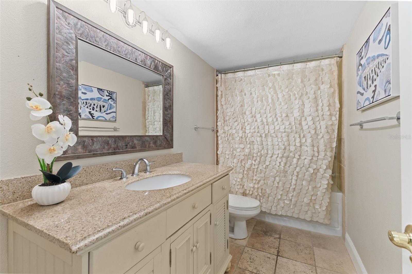 Listing photo id 29 for 16332 Gulf Boulevard 2b