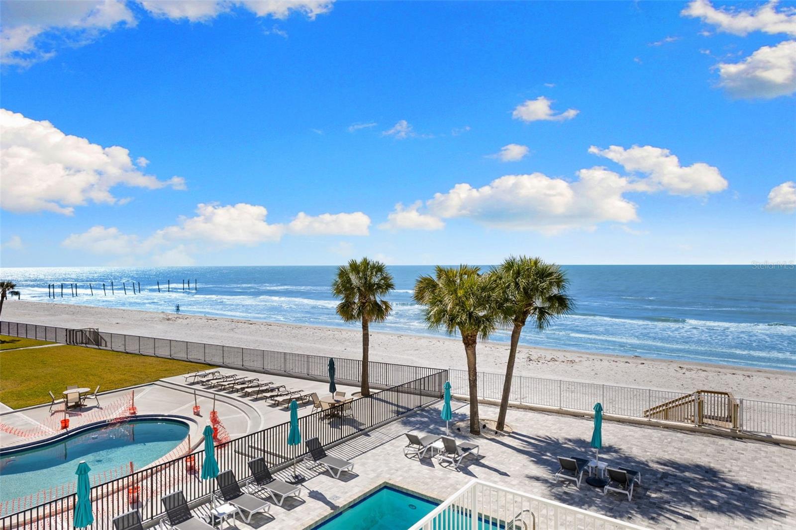 Listing photo id 39 for 16332 Gulf Boulevard 2b