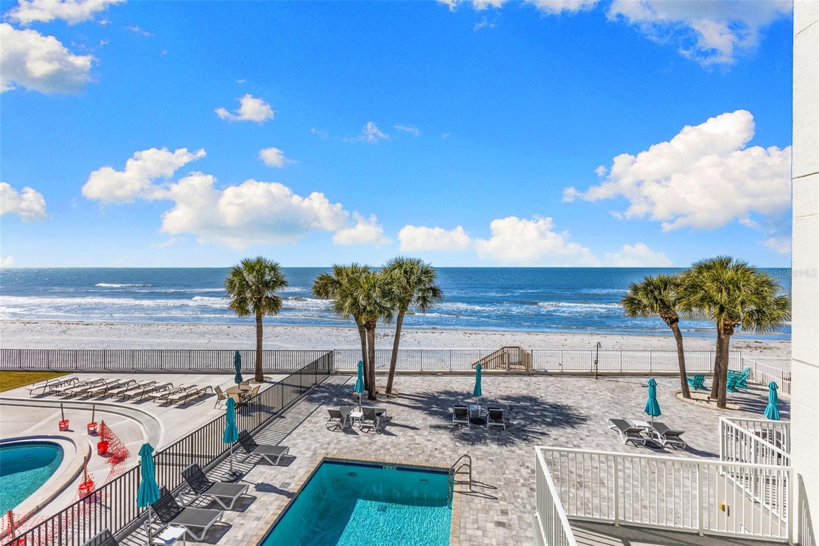 Listing photo id 40 for 16332 Gulf Boulevard 2b