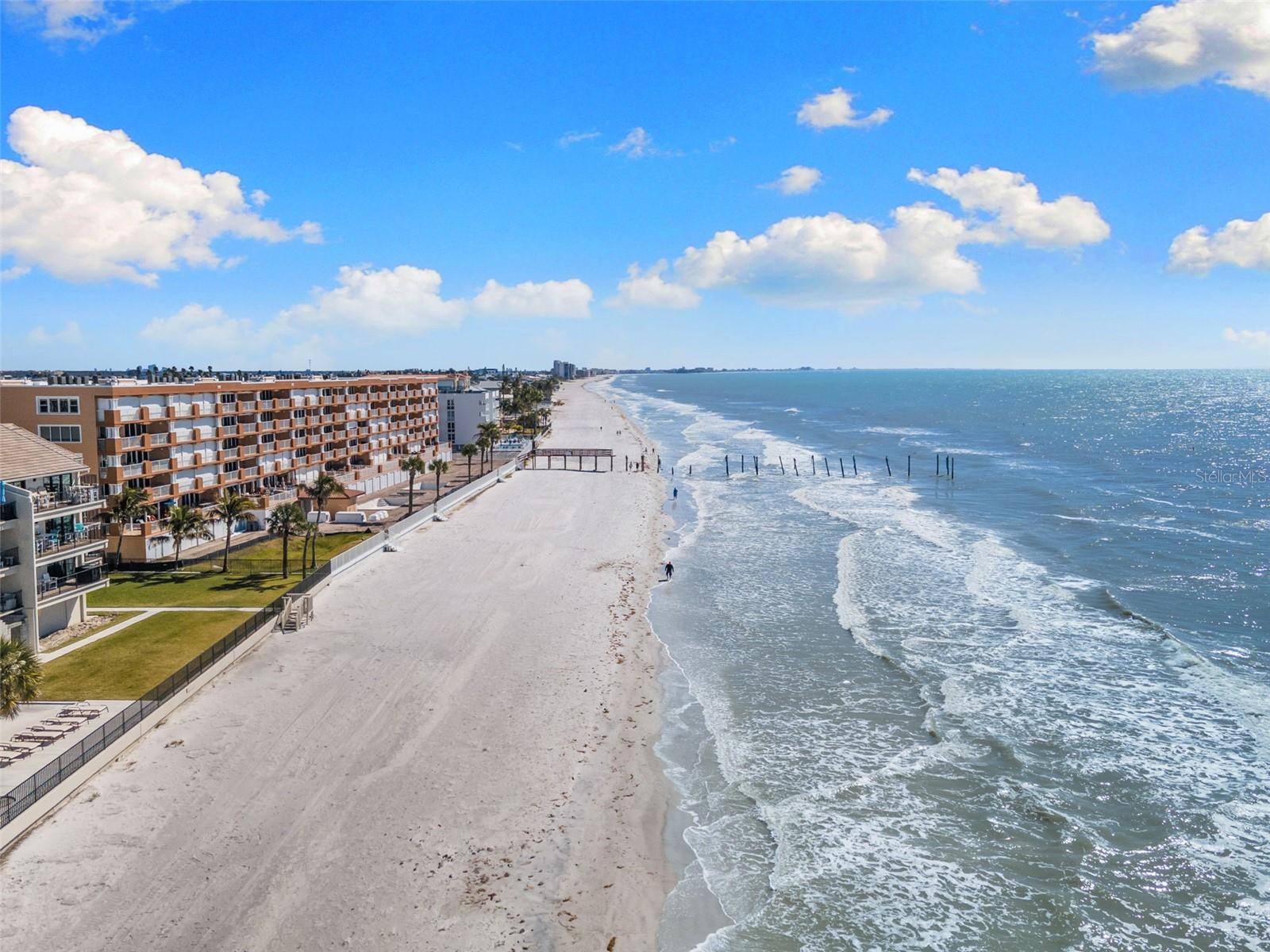 Listing photo id 46 for 16332 Gulf Boulevard 2b