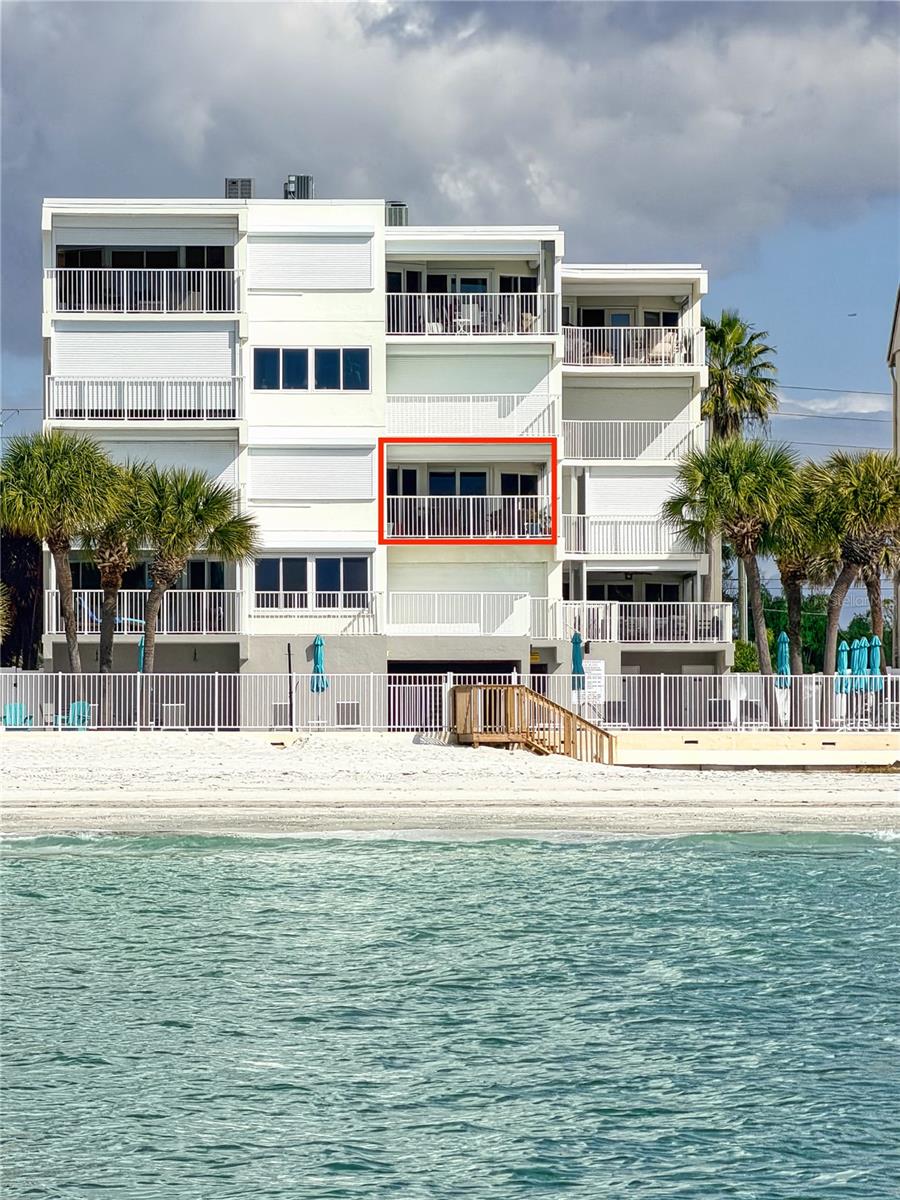 Listing photo id 3 for 16332 Gulf Boulevard 2b