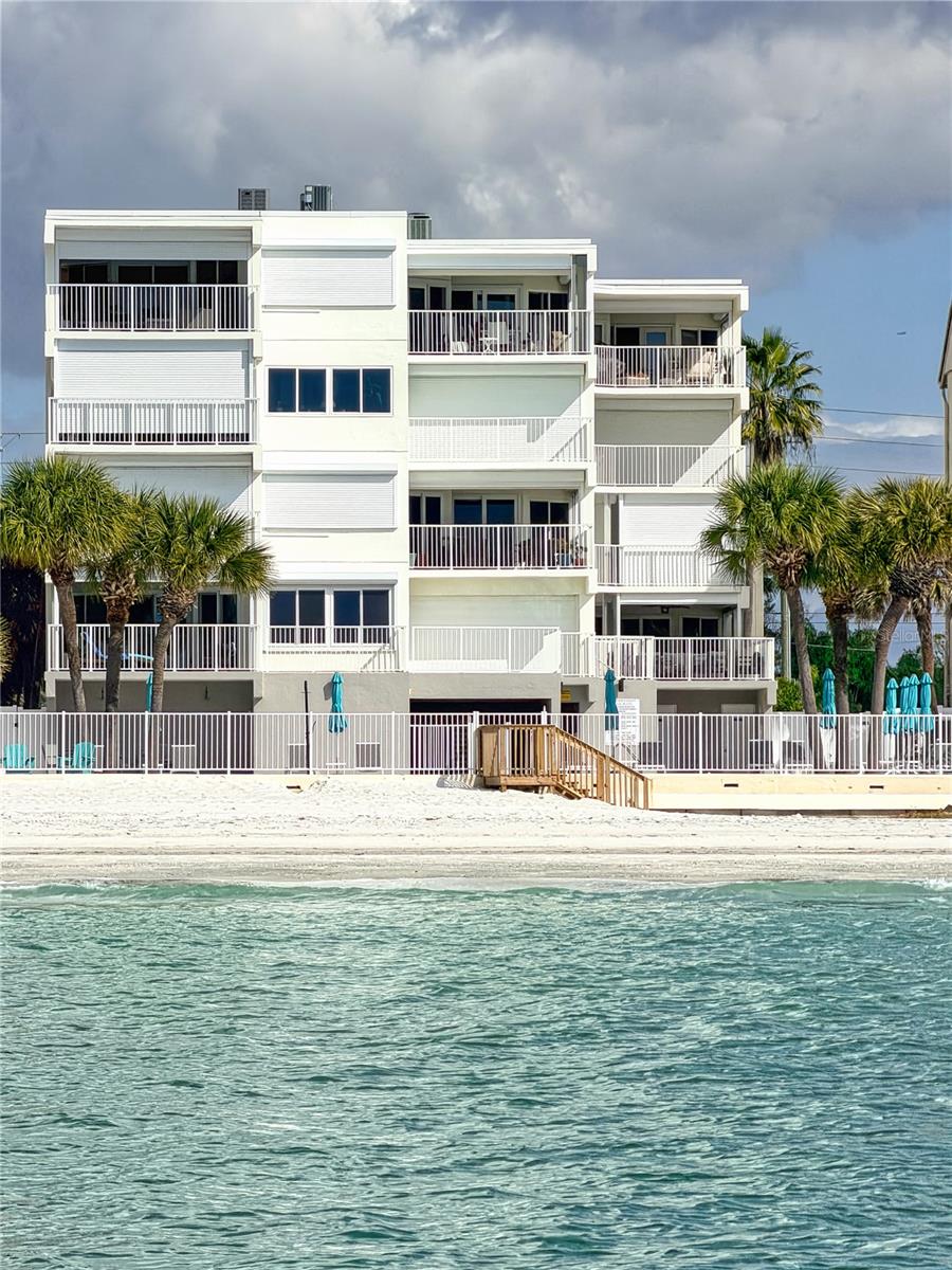 Listing photo id 56 for 16332 Gulf Boulevard 2b