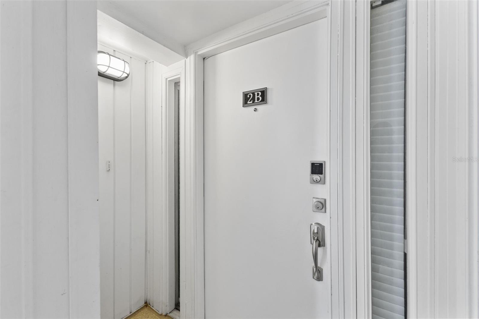 Listing photo id 4 for 16332 Gulf Boulevard 2b