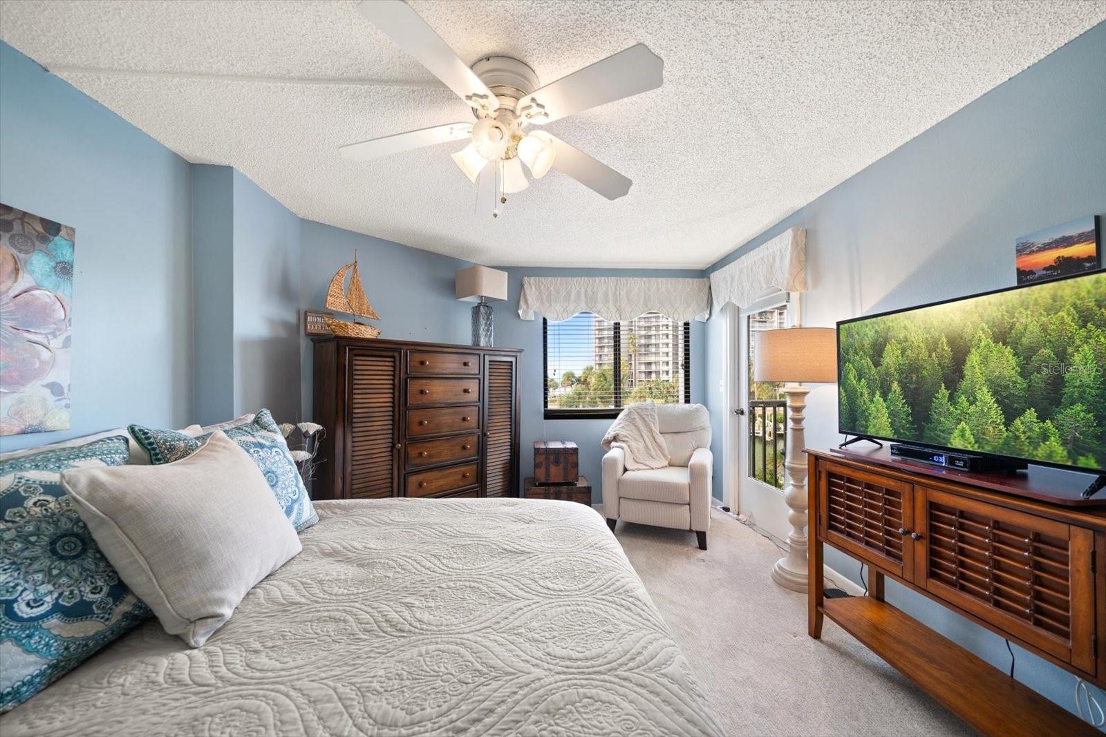 Image 32 of 55 For 1651 Sand Key Estates Court 28