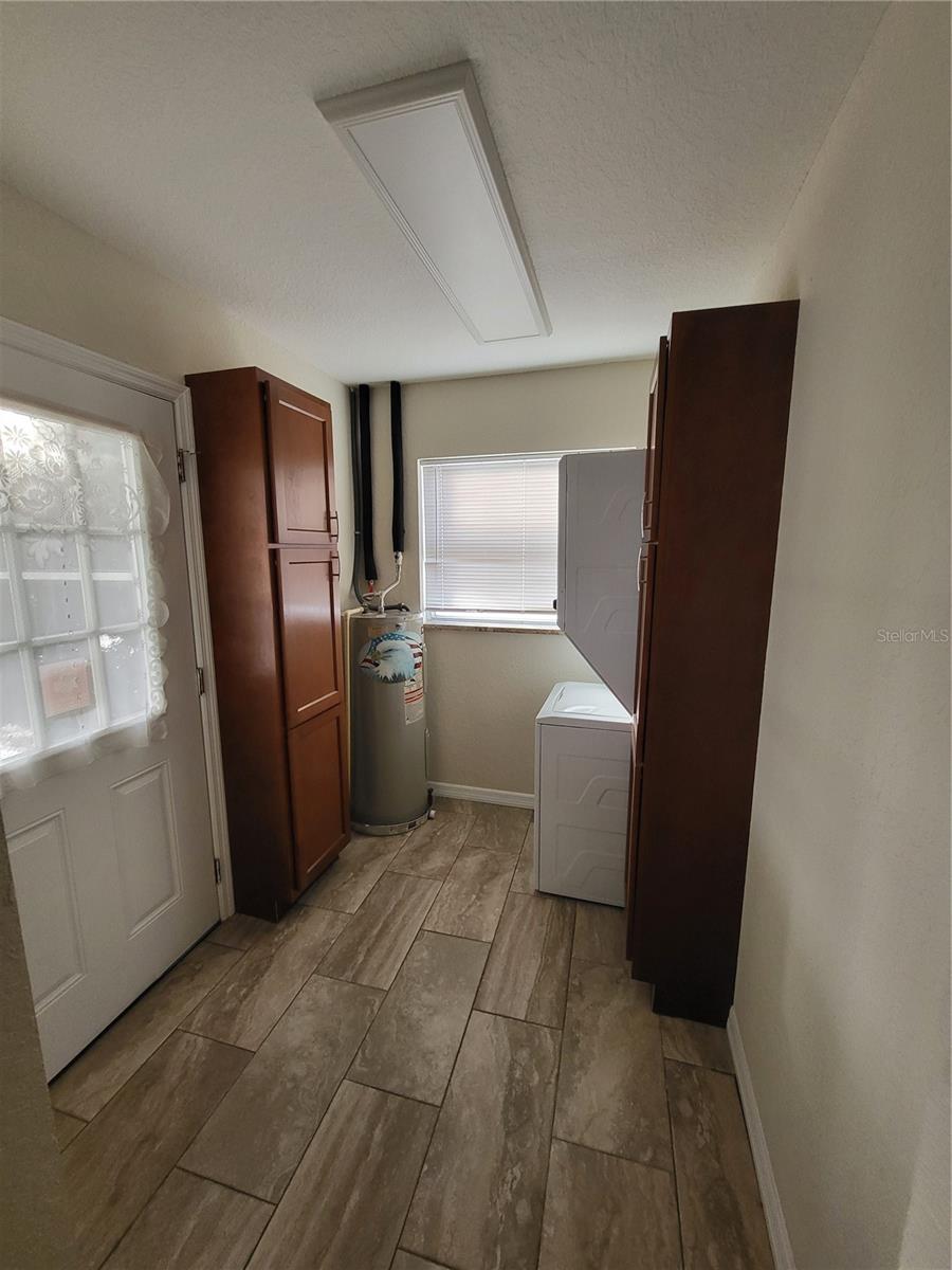 Image 7 of 18 For 1602 Council Drive