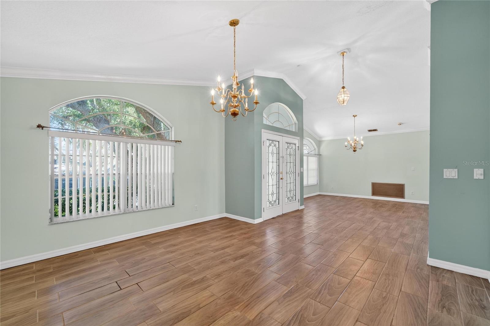 Image 10 of 73 For 4517 Oak River Circle