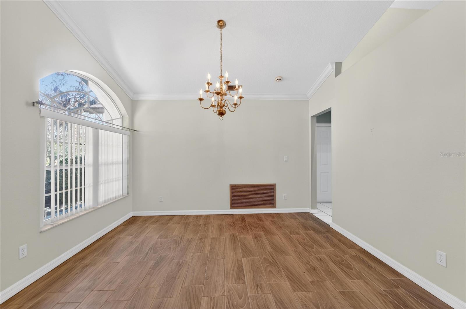 Image 13 of 73 For 4517 Oak River Circle