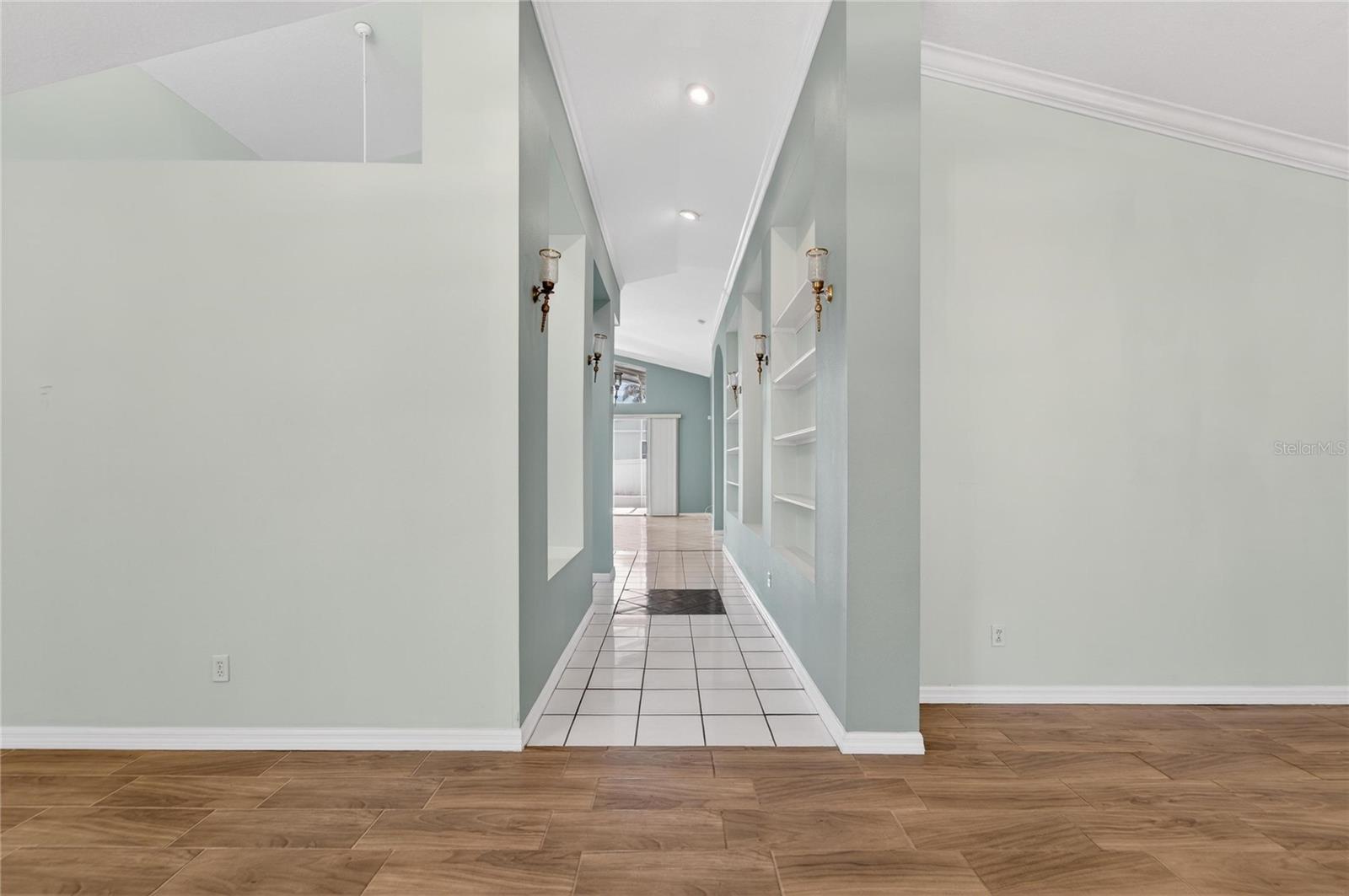 Image 14 of 73 For 4517 Oak River Circle